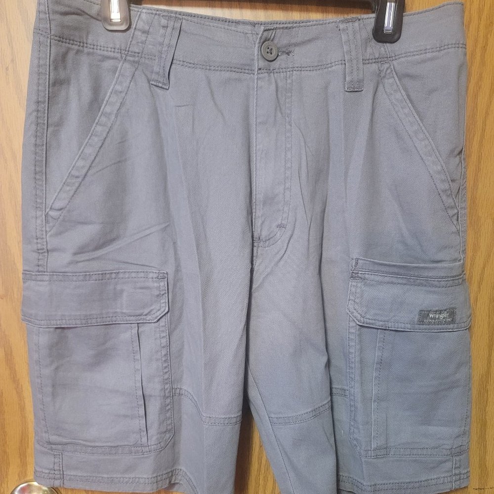 Wrangler Men's Gray Cargo Shorts